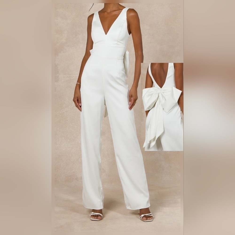 Lulu's White V-Neck Wide Leg Jumpsuit with Bow Back